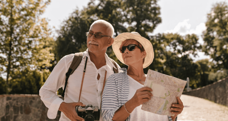 Viagem com idosos: cuidados essenciais para férias seguras - Imagem do artigo