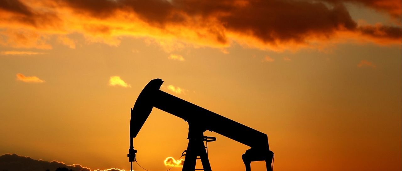 Petróleo cai mais de 1% após acordo Trump-Venezuela - Imagem do artigo