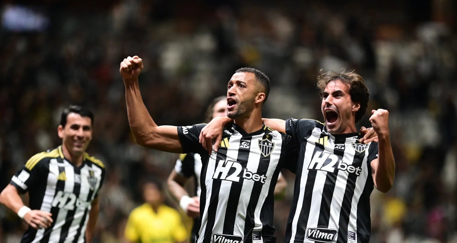 Vitor Hugo Atlético assina até 2027 e celebra camisa pesada - Imagem do artigo