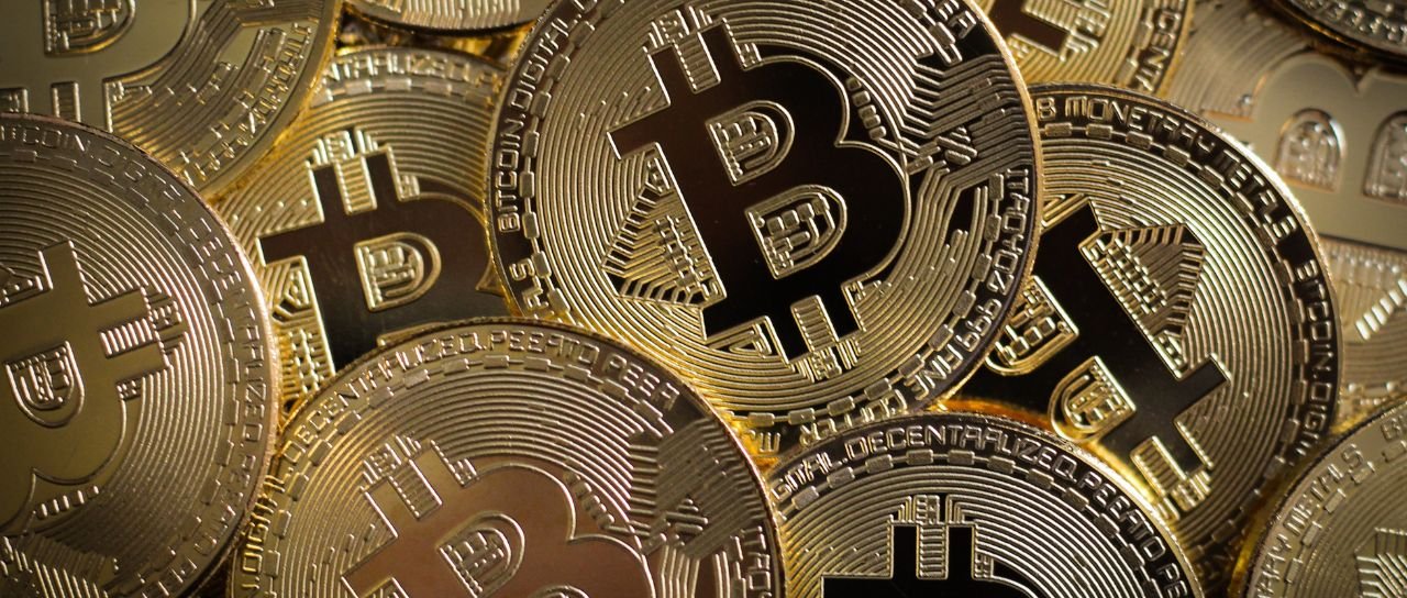Bitcoin recua 7% e Ethereum cai 12% em semana de pressão - Imagem do artigo