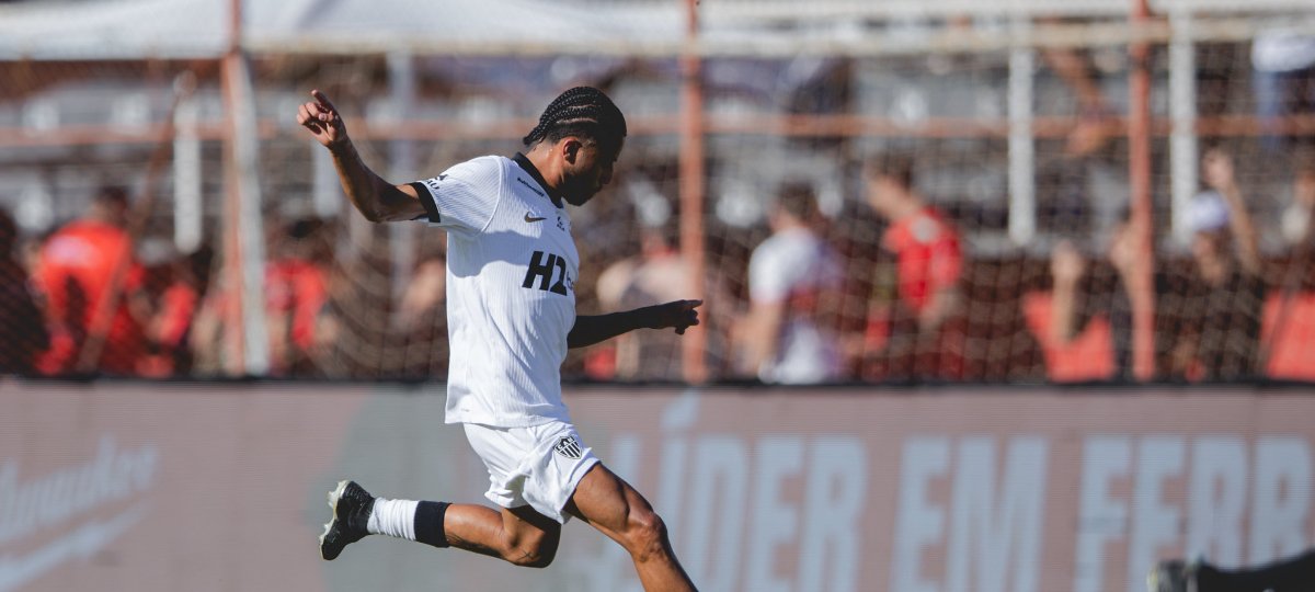 Alexsander rompe ligamento do joelho e desfalca Atlético - Imagem do artigo