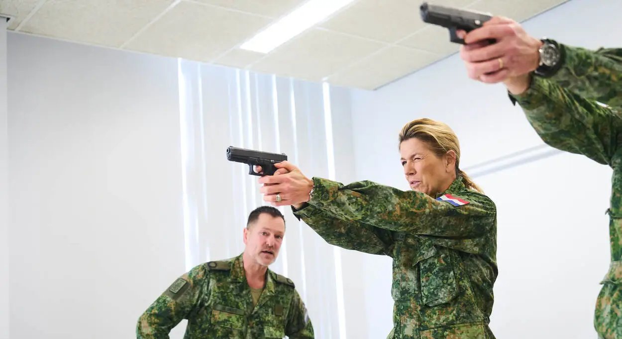 Rainha Máxima vira reservista do Exército holandês - Imagem do artigo