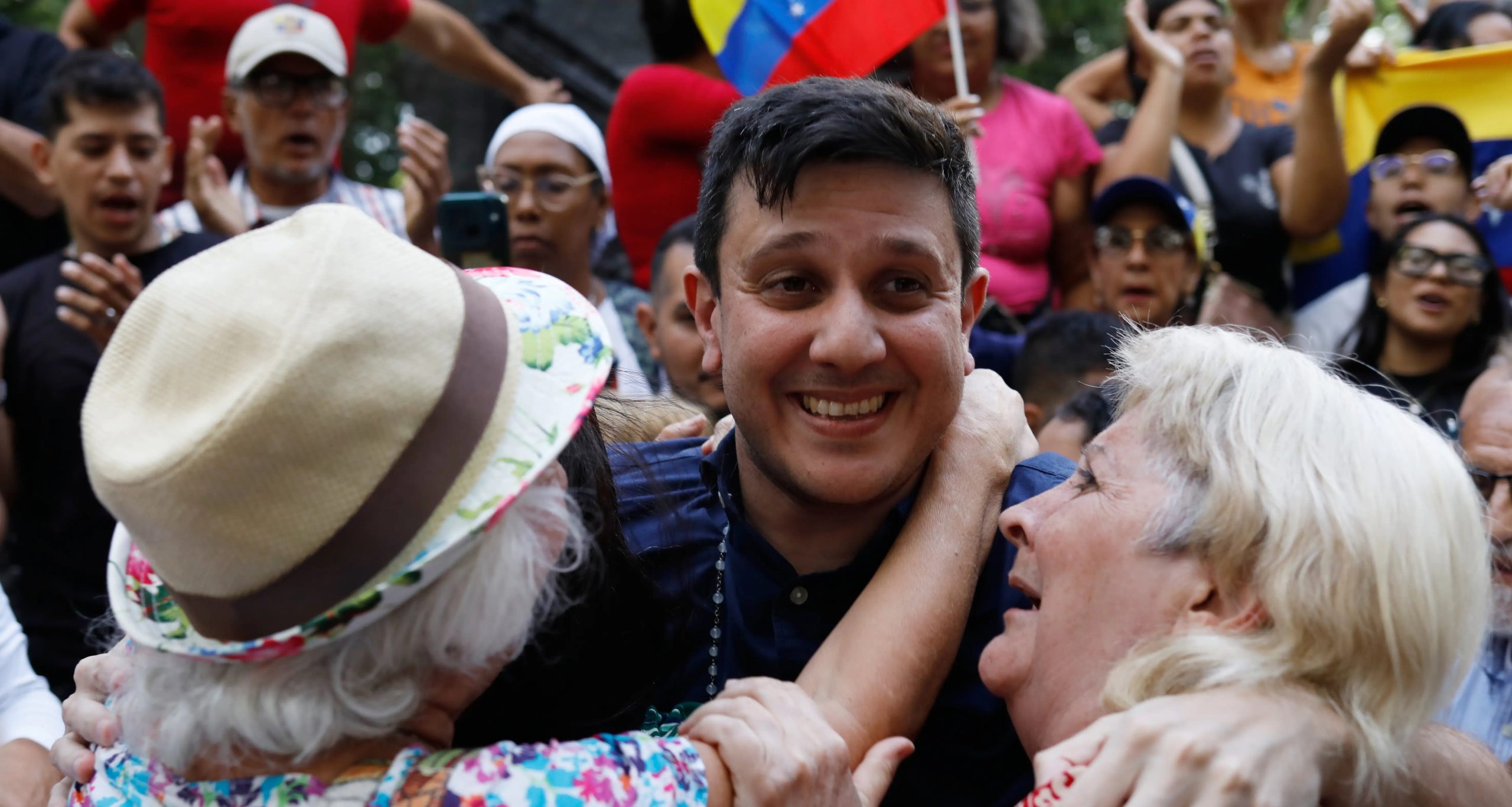 Venezuela libera opositores após forte pressão global - Imagem do artigo