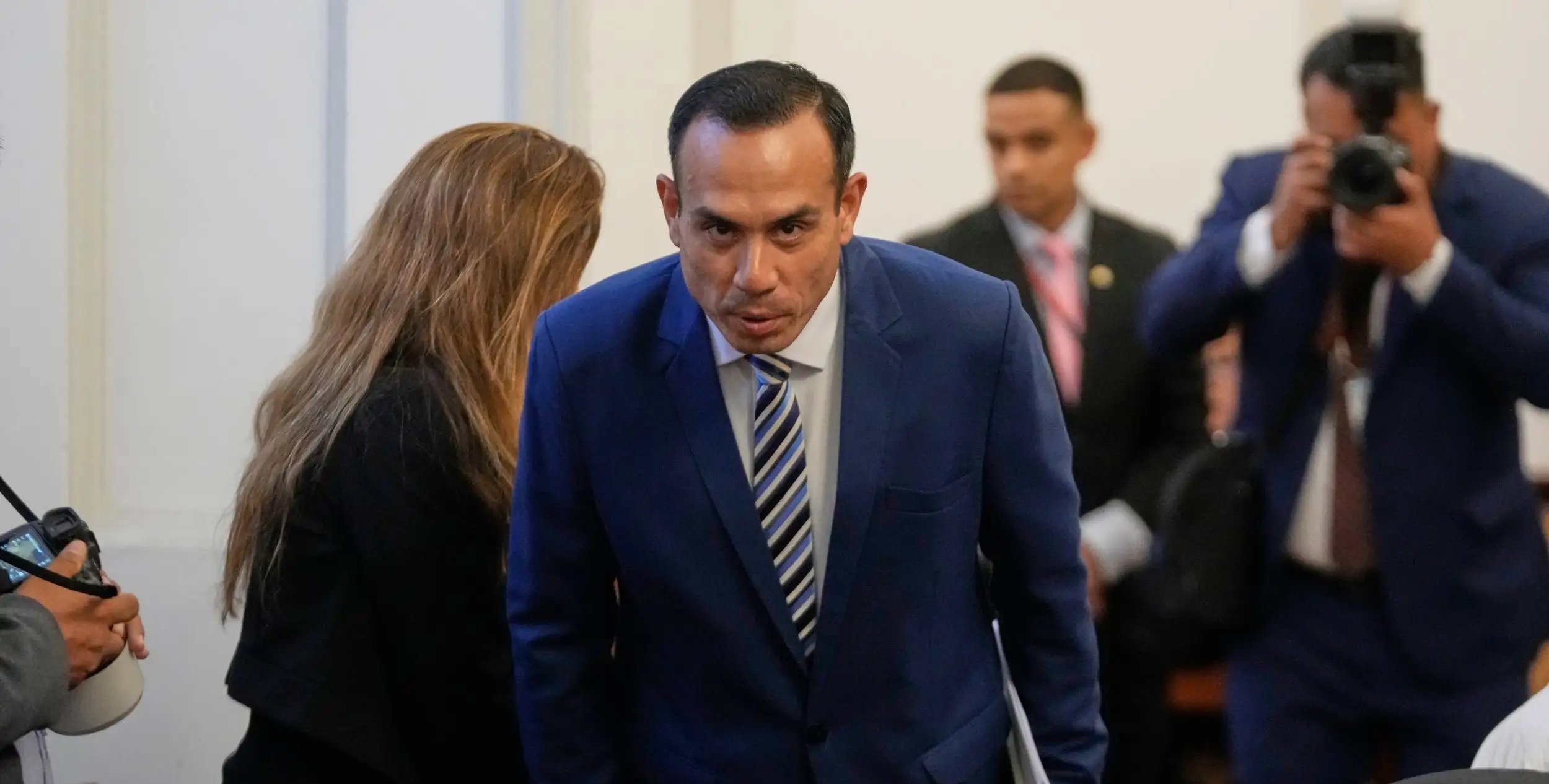 Peru destitui presidente interino e enfrenta nova crise - Imagem do artigo