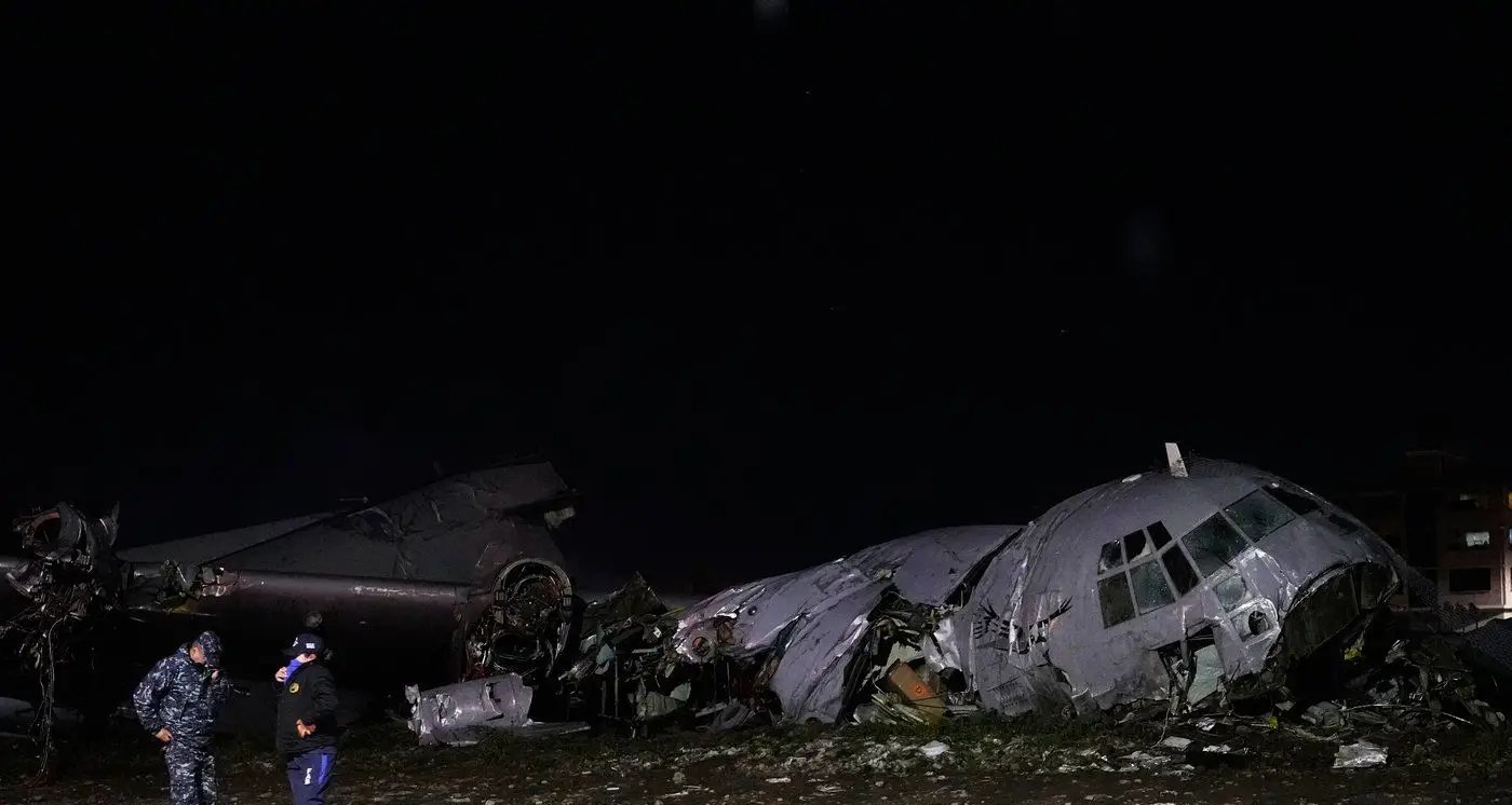 Queda de avião cargueiro na Bolívia deixa 15 mortos - Imagem do artigo
