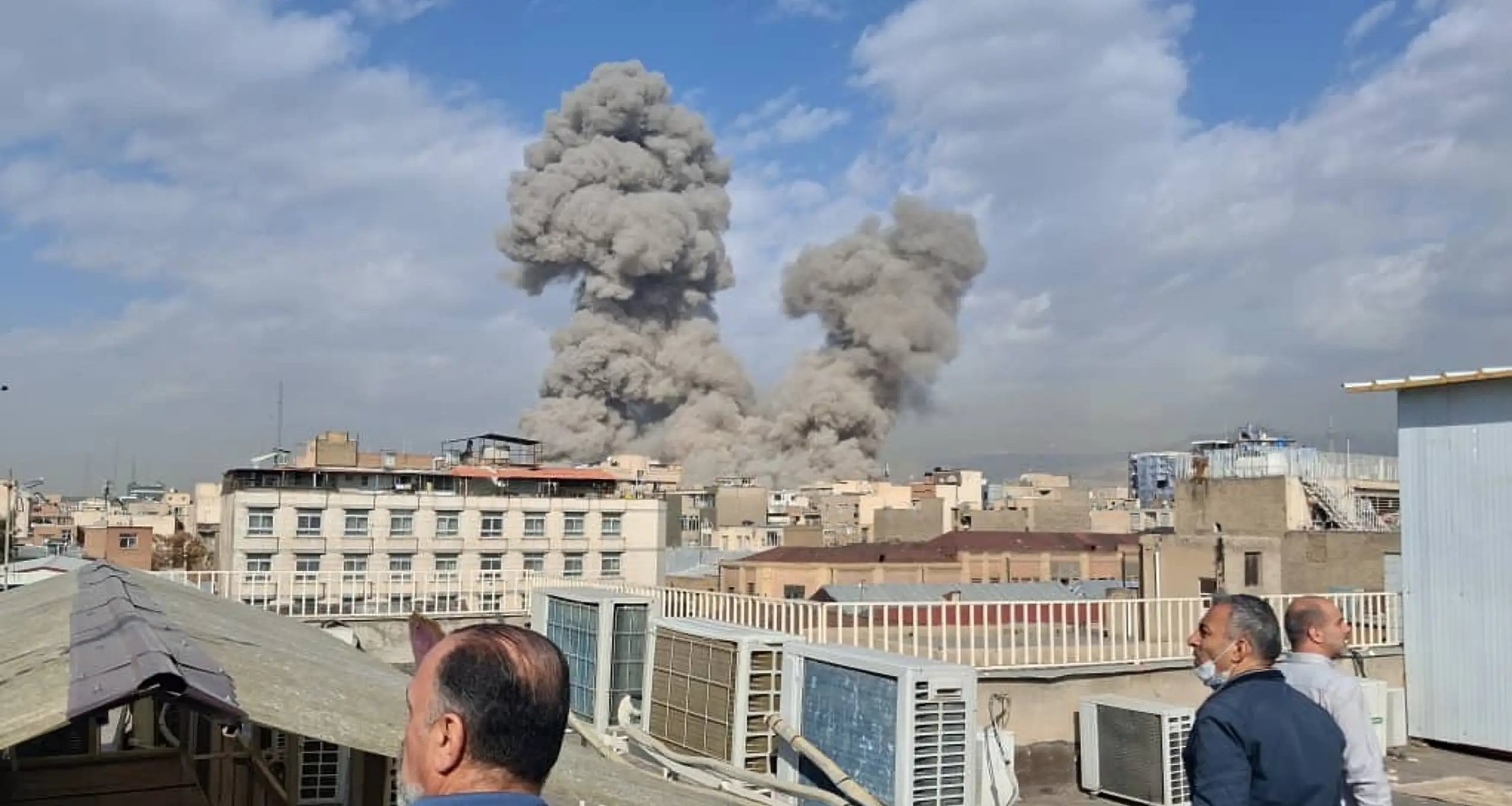 EUA e Israel atacam Irã; Trump incita iranianos a reagir - Imagem do artigo