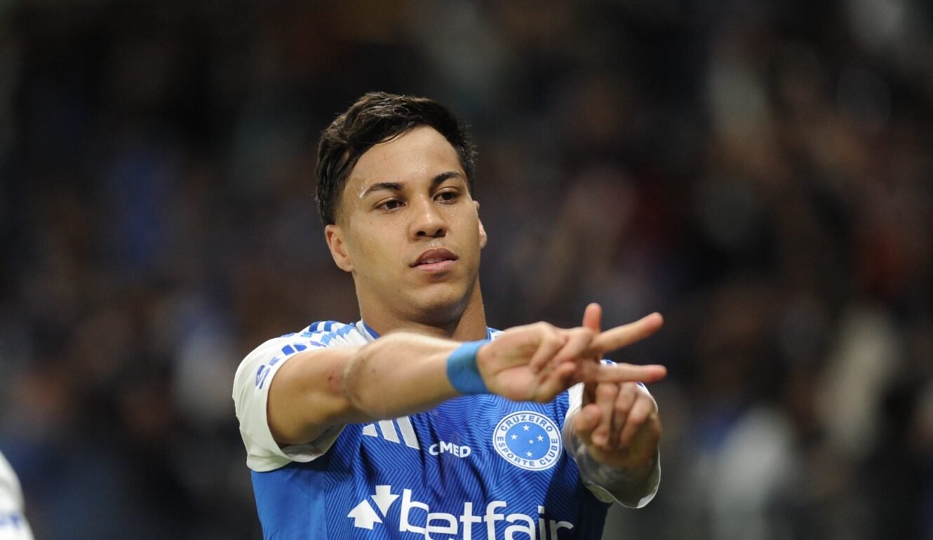 Kaio Jorge integra ranking CIES ao lado de Messi e Mbappé - Imagem do artigo