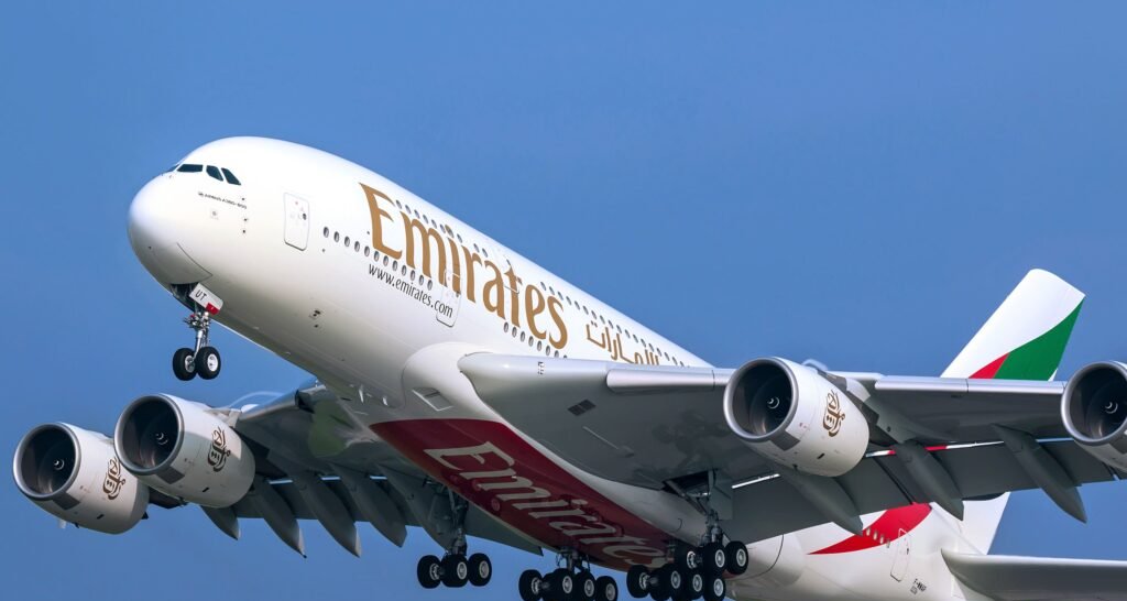 Emirates retoma operações com 106 voos diários globais - Imagem do artigo