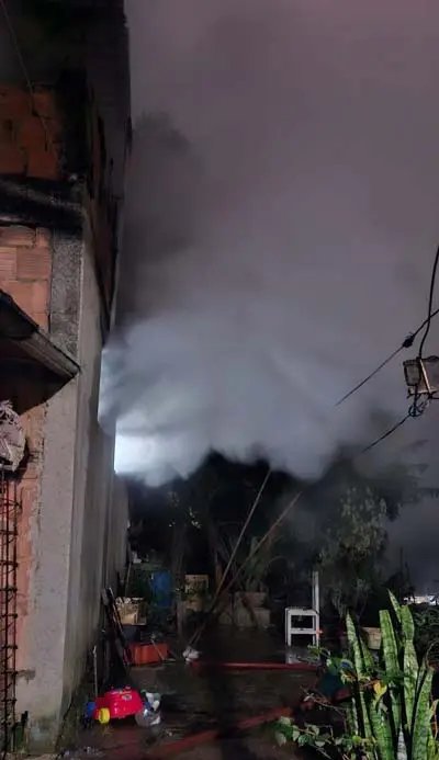 Incêndio no Santa Luzia atinge sala de casa em Juiz de Fora - Imagem do artigo