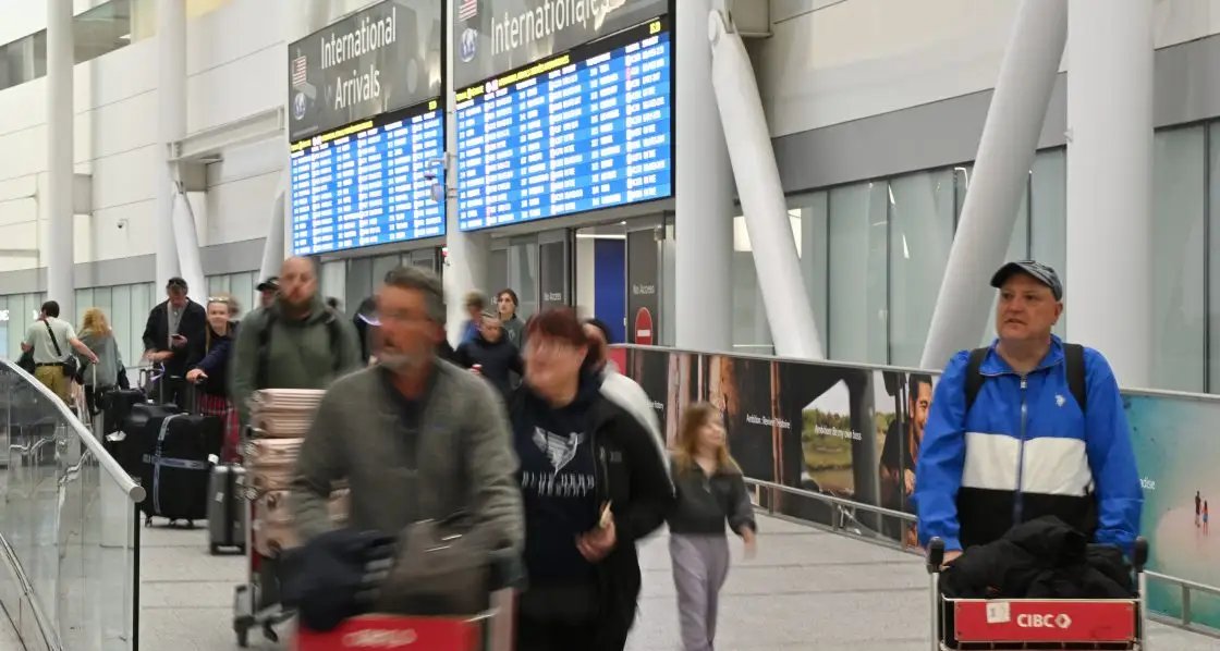 Cancelar viagem por guerra no Irã: o que avaliar - Imagem do artigo