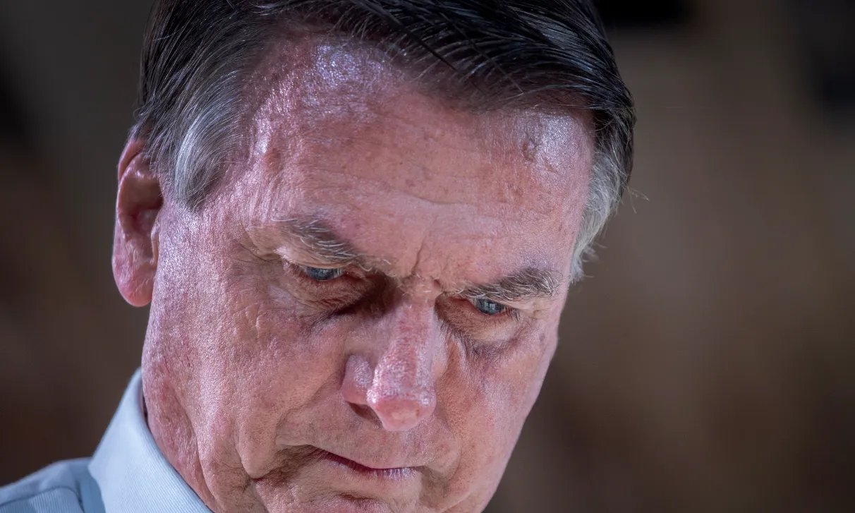 Jair Bolsonaro tem piora renal e segue na UTI em Brasília - Imagem do artigo