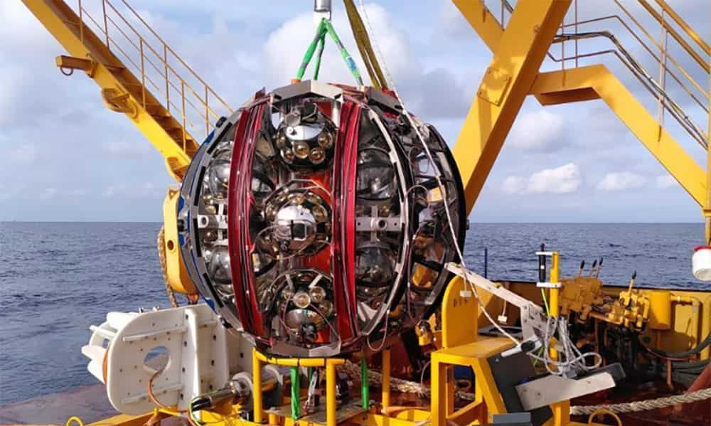 Neutrino recordista de 220 PeV é detectado no Mediterrâneo - Imagem do artigo