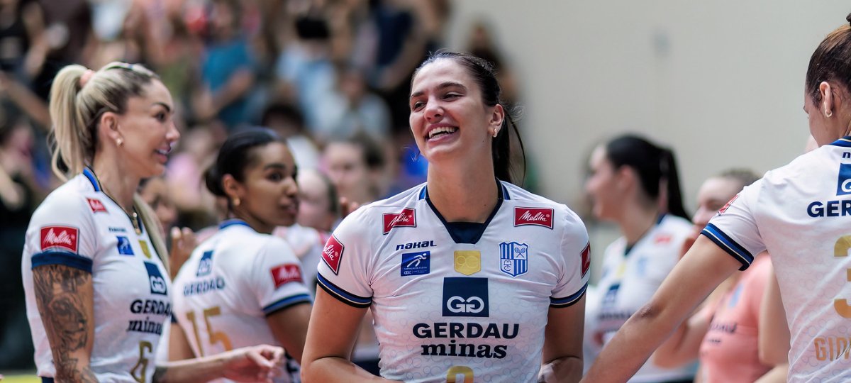 Júlia Kudiess tieta Diego Tardelli na Arena MRV - Imagem do artigo