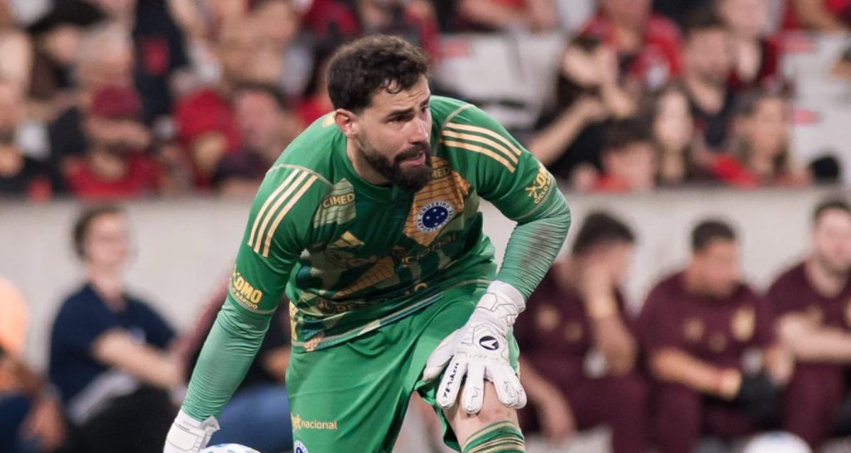 Goleiro do Cruzeiro pede tempo e alerta sobre mudança - Imagem do artigo