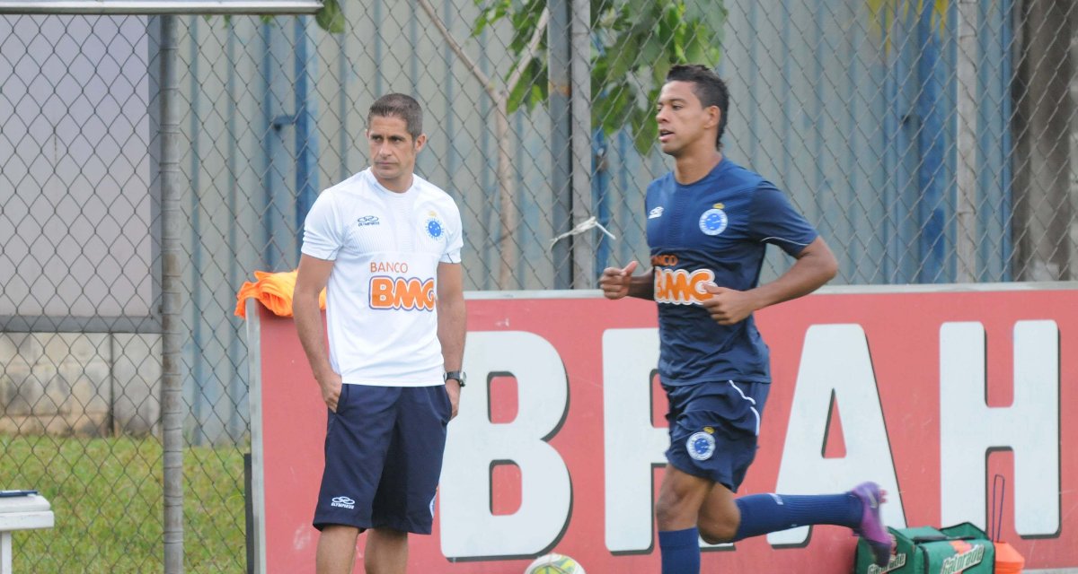 Sylvinho técnico da Albânia tenta vaga na Copa 2026 - Imagem do artigo