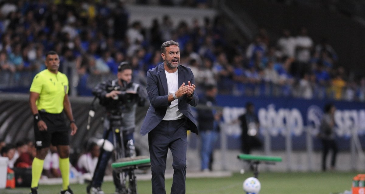 Cruzeiro goleia Vitória por 3 a 0 na estreia de Artur Jorge - Imagem do artigo