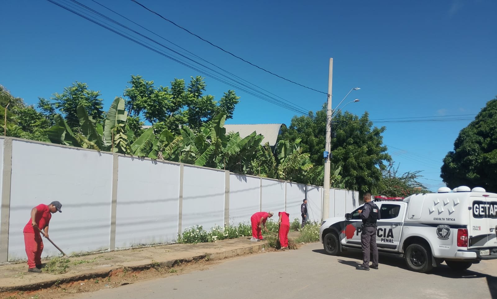 Presídio de Janaúba realiza limpeza em áreas públicas - Imagem do artigo