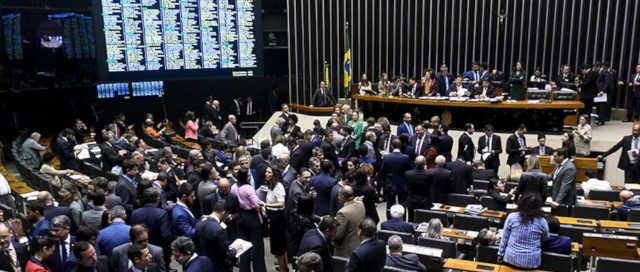 MPs de Lula têm menor aprovação no Congresso desde 2001 - Imagem do artigo