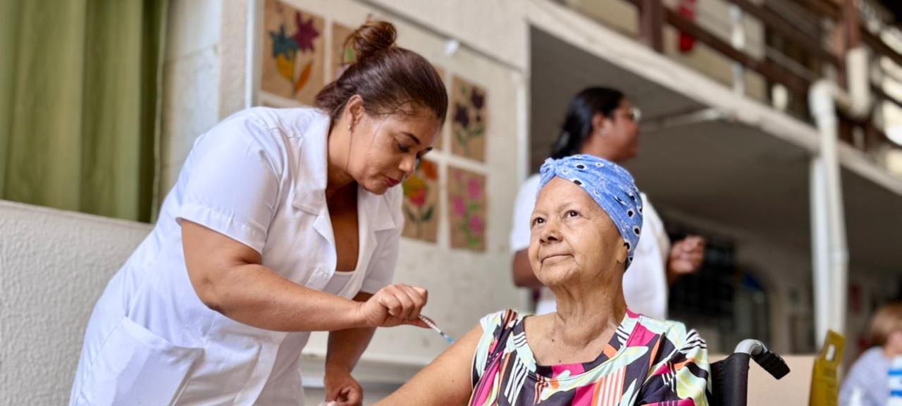 Vacinação contra a gripe mobiliza 96% municípios mineiros - Imagem do artigo
