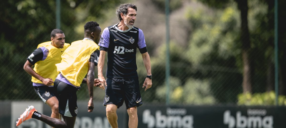 Eduardo Domínguez exalta discussões por vitória no Atlético - Imagem do artigo