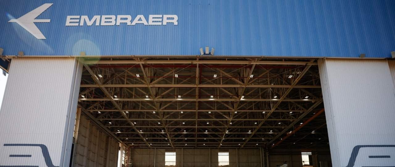 Dividendos da Embraer serão pagos em maio; veja regras - Imagem do artigo