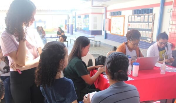 Vacinação nas escolas reforçada em 37 cidades de Divinópolis - Imagem do artigo