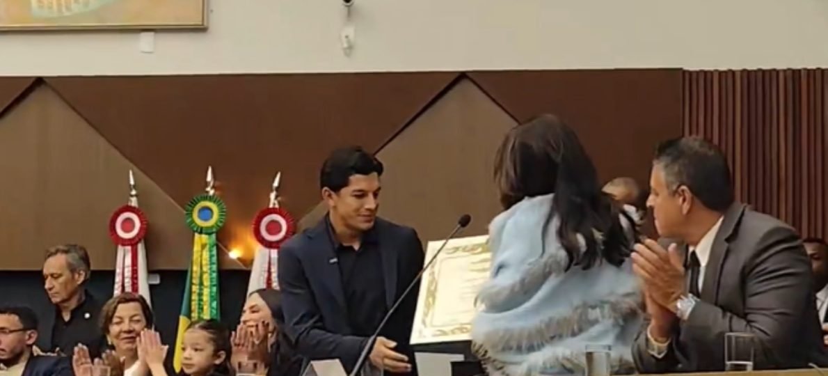 Lucas Romero recebe título de cidadão honorário em BH - Imagem do artigo