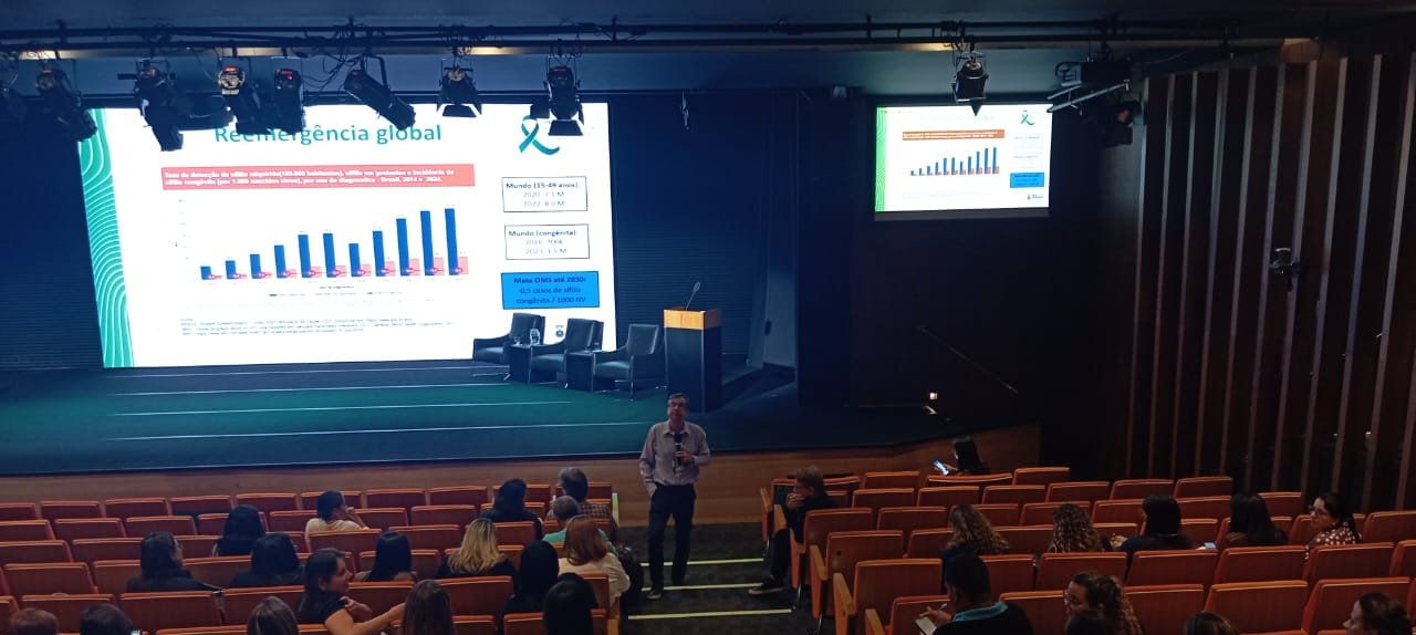 Seminário de enfrentamento à sífilis capacita 39 municípios - Imagem do artigo