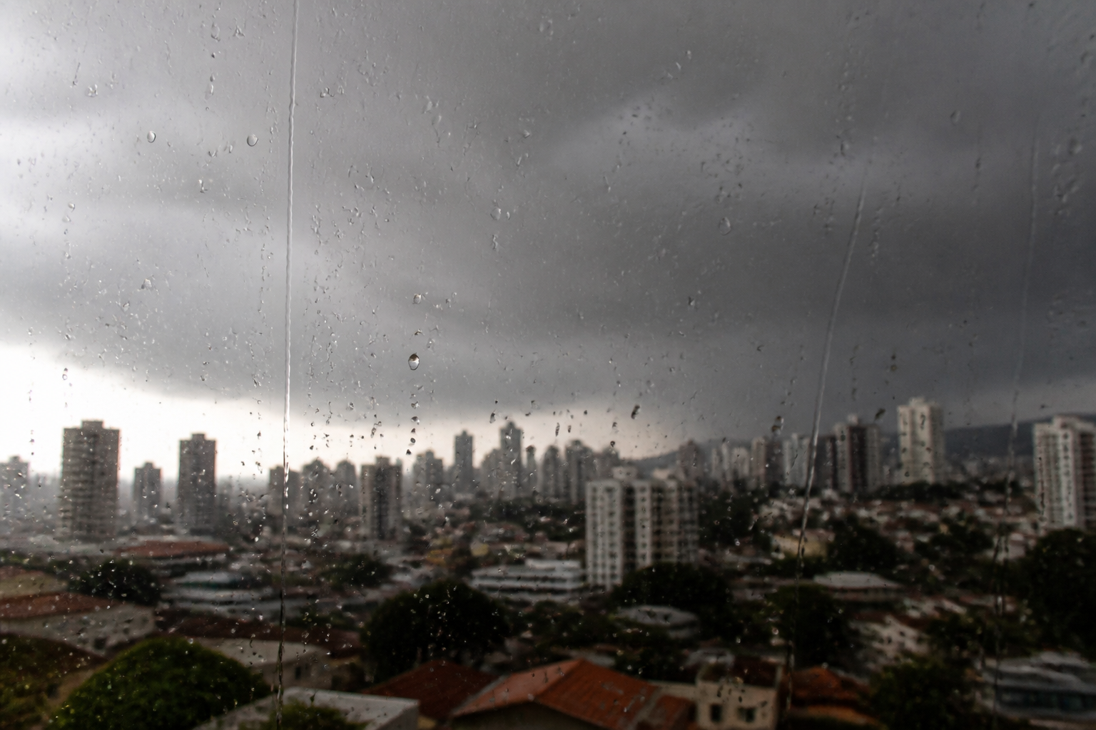 Imagem ilustrativa: Defesa Civil emite alerta para pancadas de chuva e ventos fortes em Belo Horizonte