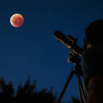 Imagem ilustrativa: Eclipse lunar quase total poderá ser visto no brasil na madrugada de sexta-feira