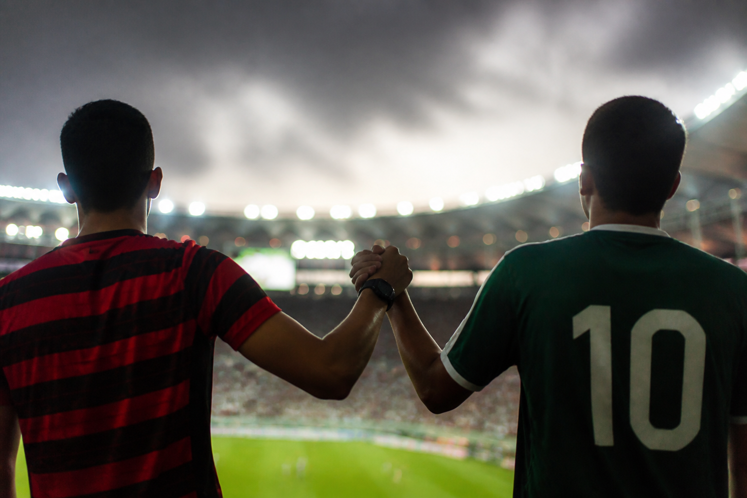 Imagem ilustrativa: Flamengo surpreende ao parabenizar Palmeiras no aniversário de 112 anos e mostra respeito entre rivais