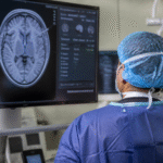 Imagem ilustrativa: Inteligência artificial auxilia cirurgia cerebral inovadora e restaura visão de paciente
