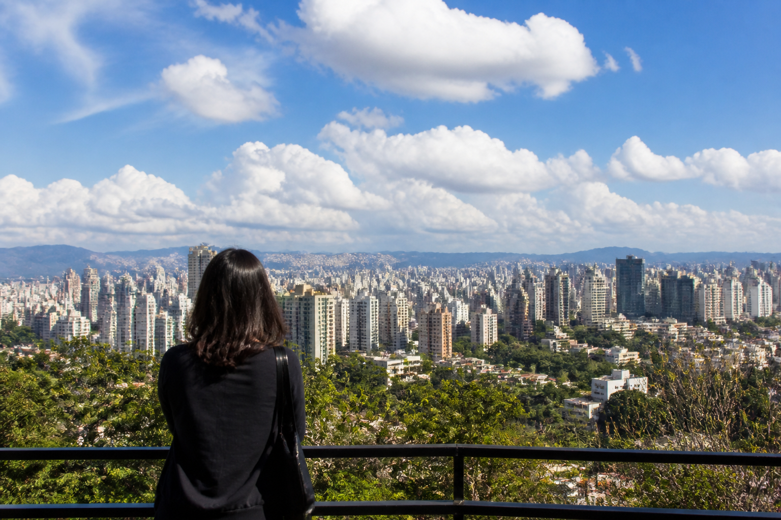 Imagem ilustrativa: Previsão do tempo para Belo Horizonte hoje sol com algumas nuvens e sem possibilidade de chuva