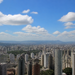 Imagem ilustrativa: Previsão do tempo para Belo Horizonte hoje sol com algumas nuvens e sem possibilidade de chuva