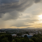 Imagem ilustrativa: Previsão do tempo para ribeirão das neves hoje sol chuvas pela manhã e céu encoberto à tarde