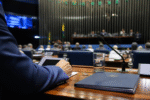 Imagem ilustrativa: Senado articula votação para acabar com regime 6x1 e taxa das blusinhas