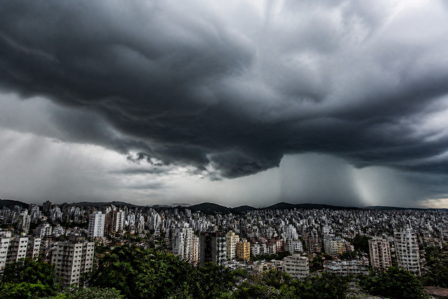 Imagem ilustrativa: Alerta amarelo para tempestades com granizo e ventos fortes em Belo Horizonte e regiões próximas