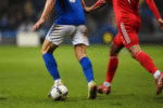 Imagem ilustrativa: Atacante taty castellanos é acusado de cuspir em adversário durante clássico da segunda divisão inglesa