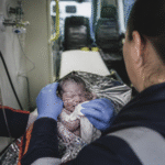 Imagem ilustrativa: Bebê nasce dentro de ambulância em atendimento na br-381 e emociona equipe de resgate