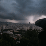 Imagem ilustrativa: Belo Horizonte em alerta para chuva intensa raios e ventania na véspera do feriado