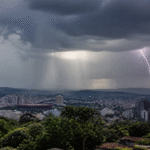Imagem ilustrativa: Belo Horizonte em alerta para pancadas de chuva raios e ventos fortes neste fim de semana