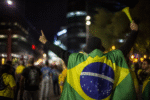 Imagem ilustrativa: Brasileiros celebram eliminação da Argentina na Copa do Mundo com festa nas ruas