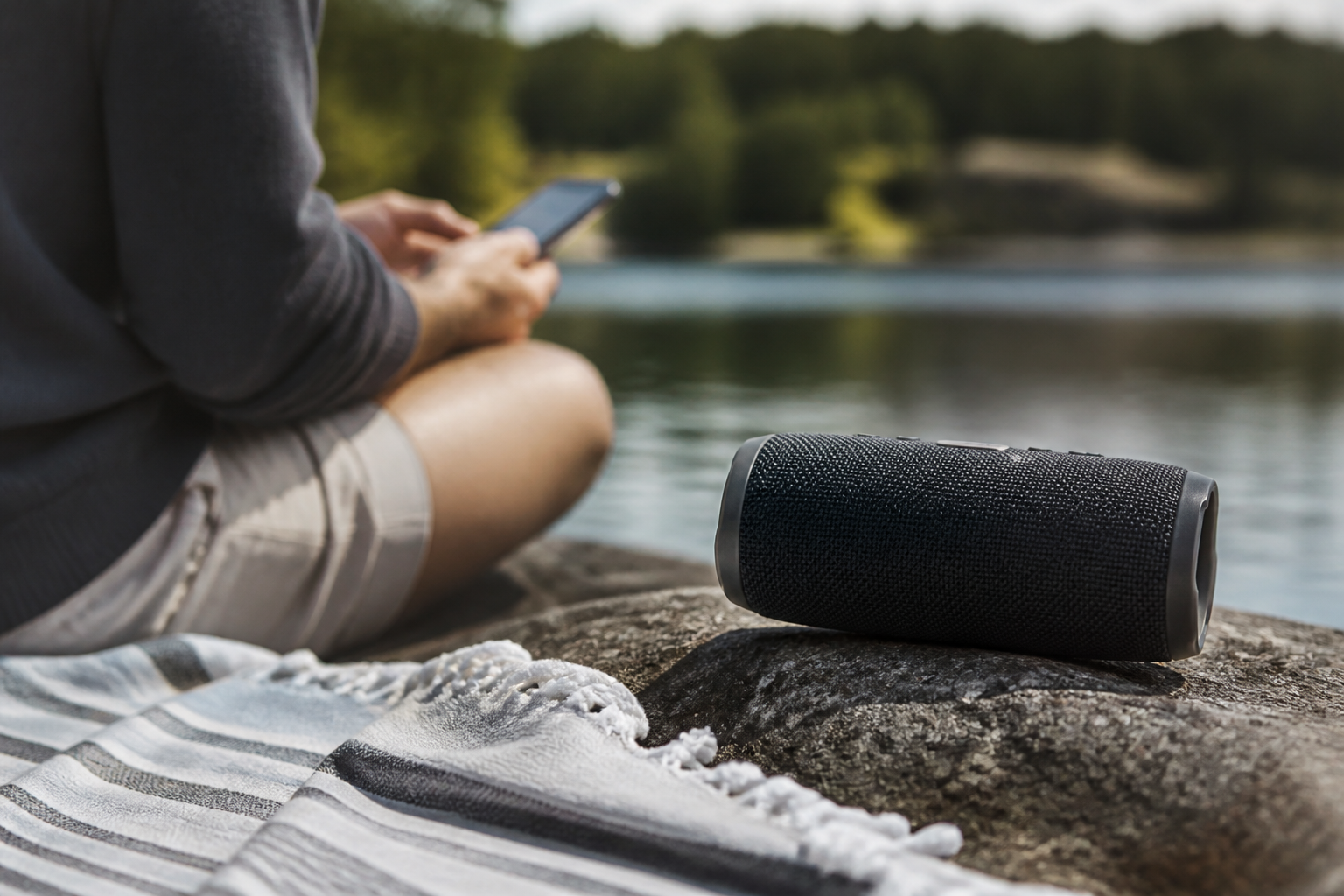 Imagem ilustrativa: Caixas de som Bluetooth em promoção opções para ouvir música em qualquer lugar