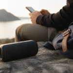 Imagem ilustrativa: Caixas de som Bluetooth portáteis conheça as melhores opções em oferta para curtir música em qualquer lug