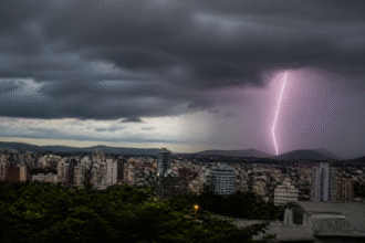 Imagem ilustrativa: Defesa Civil alerta para tempestade com raios e ventos fortes em Belo Horizonte na segunda-feira