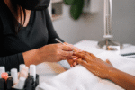 Imagem ilustrativa: Ex-BBB Natália Deodato investe em carreira como manicure em Belo Horizonte