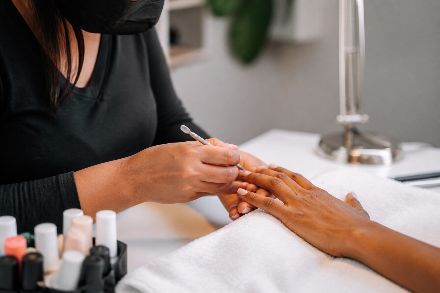 Imagem ilustrativa: Ex-BBB Natália Deodato investe em carreira como manicure em Belo Horizonte