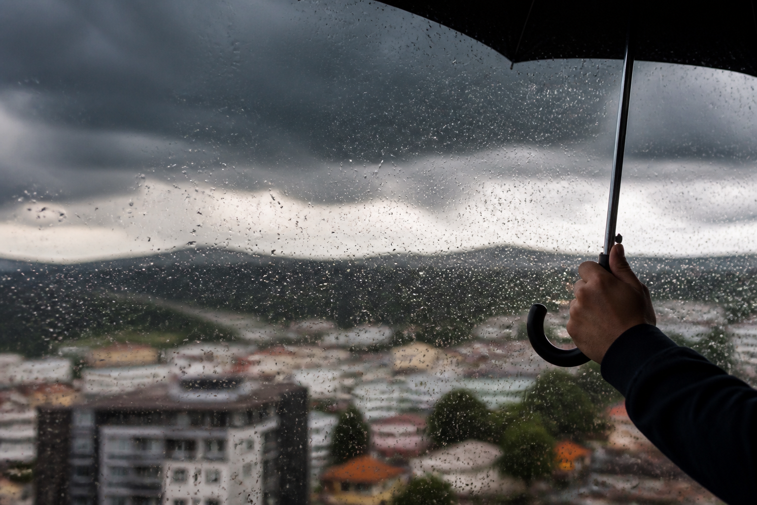 Imagem ilustrativa: Fim de semana terá chuva e risco de tempestades em Minas Gerais alerta para temporais
