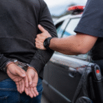 Imagem ilustrativa: Homem agride ex-mulher e arrasta policial ao fugir com carro na Grande BH