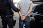 Imagem ilustrativa: Homem agride ex-mulher e arrasta policial ao fugir com carro na Grande BH